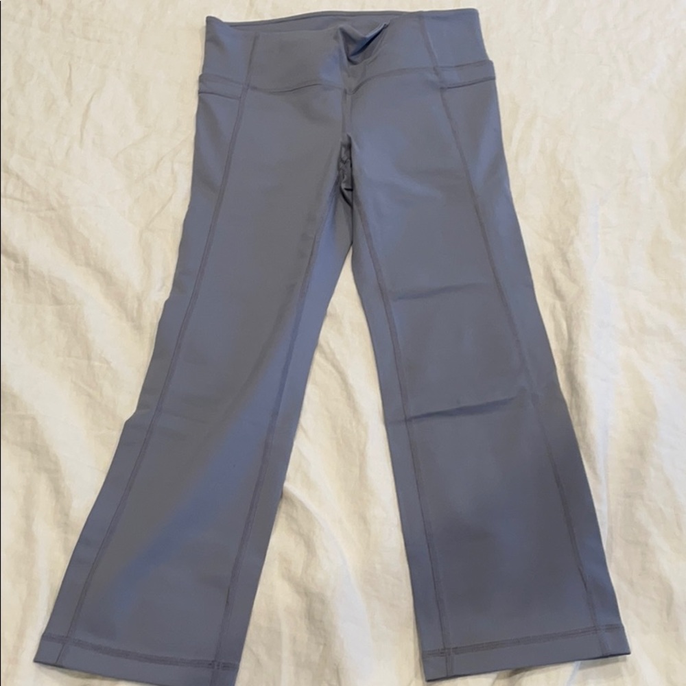 Athleta Studio Flare Capri Yoga Pants